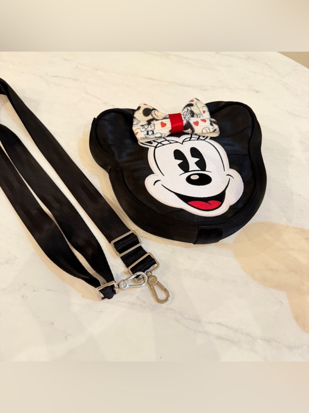 NEW Disney Harvey’s Minnie & Mickey Reversible Bag - Picture 13 of 13